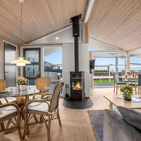 Lien - 100m From The Sea By Interhome *