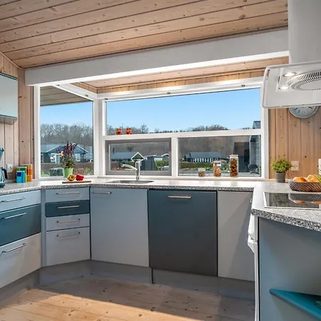 Lien - 100m From The Sea By Interhome *